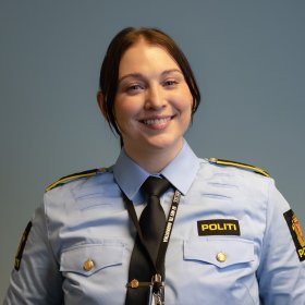 Ei dame i politiuniform