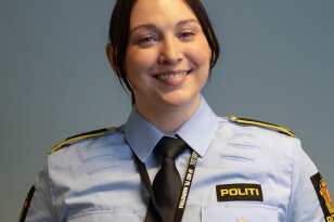 Ei dame i politiuniform