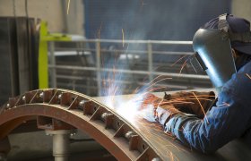 Platearbeider har ansvar for å vedlikehalde sveiseutstyr