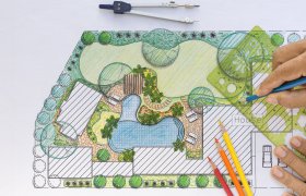 Landskapsarkitekt tegner skisse