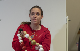 Menighetspedagog holder konfirmasjonsundervisning