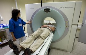 Radiograf og CT-maskin.