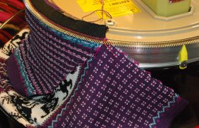 Arbeid med strikkemaskin