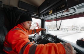 Yrkessjåfør i arbeid.