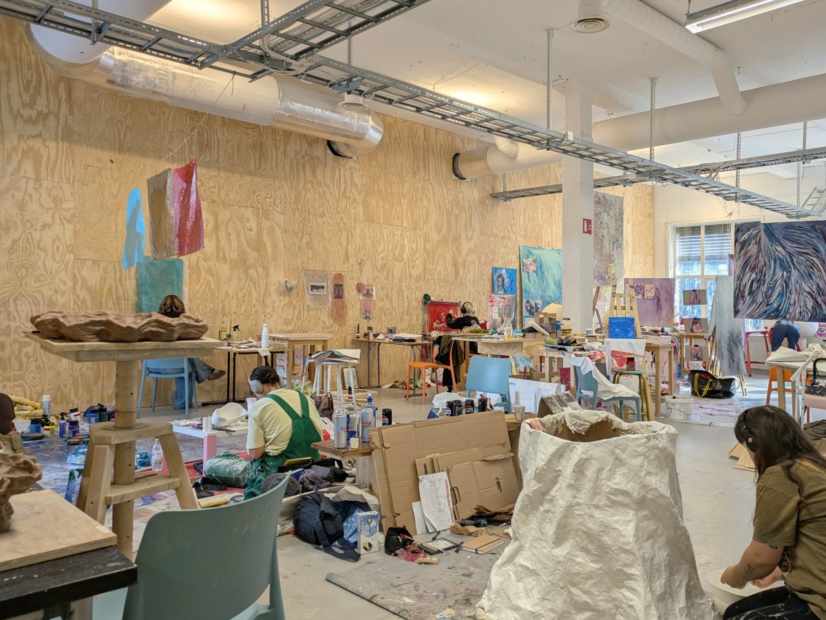 Fra klasserommet til 2. året i 1. etg